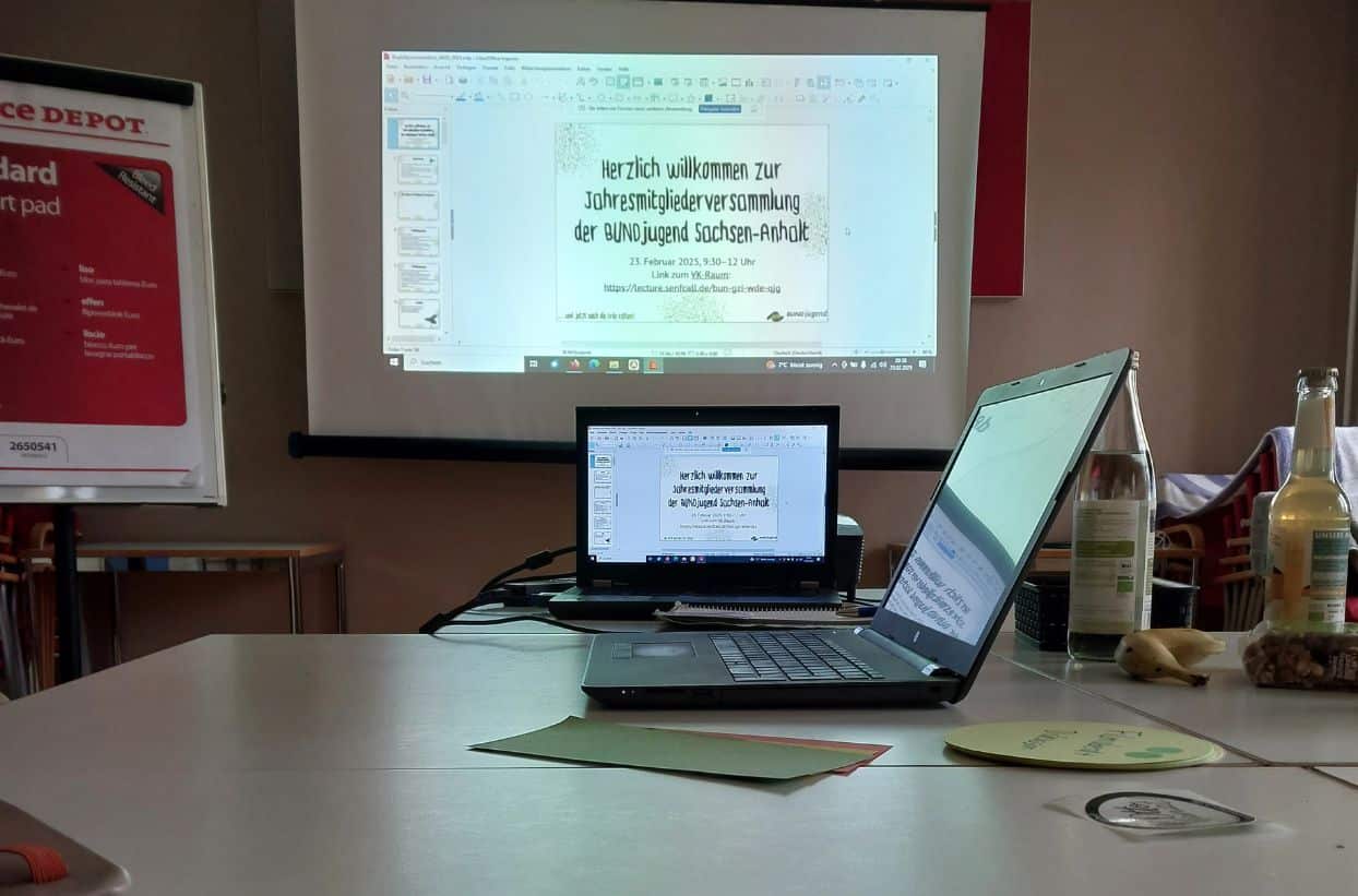 Laptop und Beamer für Präsentation für BUNDjugend Sachsen-Anhalt